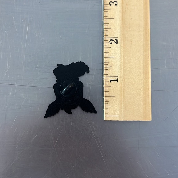 Pokémon Pikachu Flareon Costume Pin - Picture 3 of 3